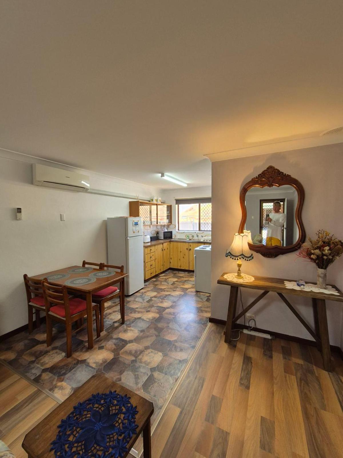 Champion Bay Beach Unit, With Own Carport, Geraldton Exteriör bild